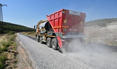 Büyükşehir’den Yüzde 30 Daha Uygun Maliyetli Yeni Nesil Asfalt Uygulaması Kemiklidere’de Yollar Yeni Nesil Asfaltla Buluştu