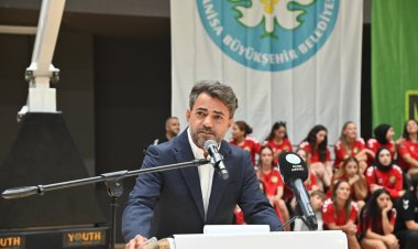 Yaz Spor Okullarında 2025 Dönemi Sertifika Töreniyle Sona Erdi Büyükşehir’in Yaz Spor Okullarında 4 bin 500 sporcu sertifikasını aldı