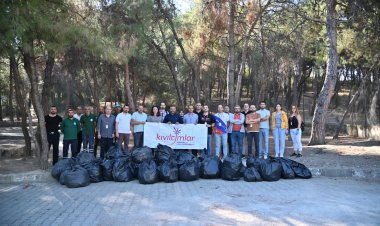 Gönüllüler Çevre Temizliğine Dikkat Çekti