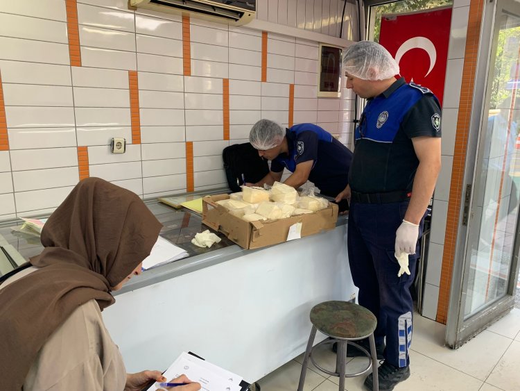 Sağlıksız Ürüne Geçit Yok: 49 Kilo Peynir İmha Edildi