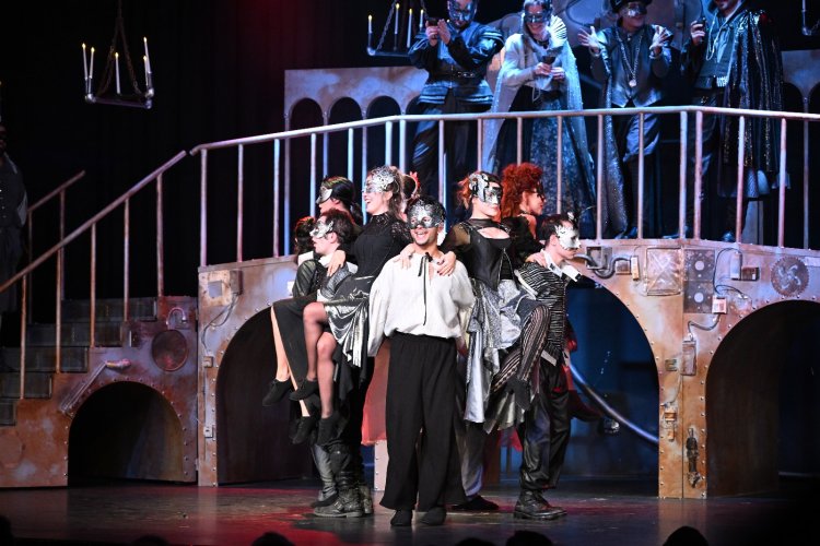 Romeo ve Juliet Aşklarını Bir Kez Daha Sahneledi