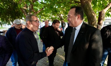 Fatih Mahallesi Dönüşüyor: Başkan Besim Dutlulu Vatandaşlarla Buluştu