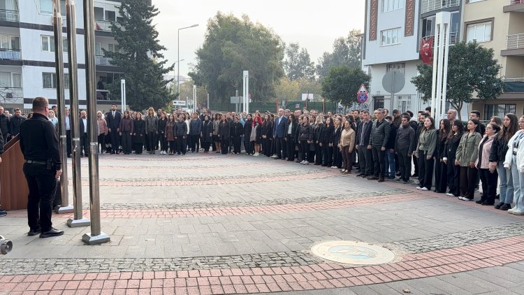 Büyükşehir’de Saatler Ata’ya Saygı için Durdu