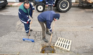 Büyükşehir ve MASKİ Ekipleri Yağışa Karşı Sahada