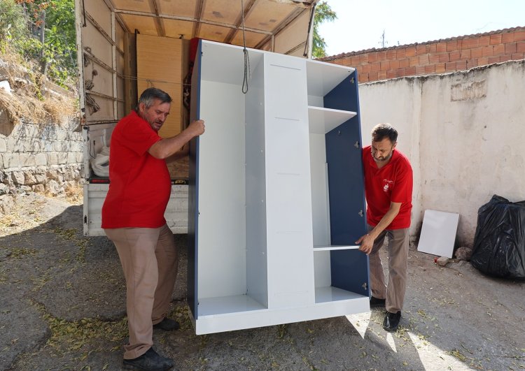 Eski Eşyan Hayat Bulsun: Sokağa Atma, Belediyeyi Ara