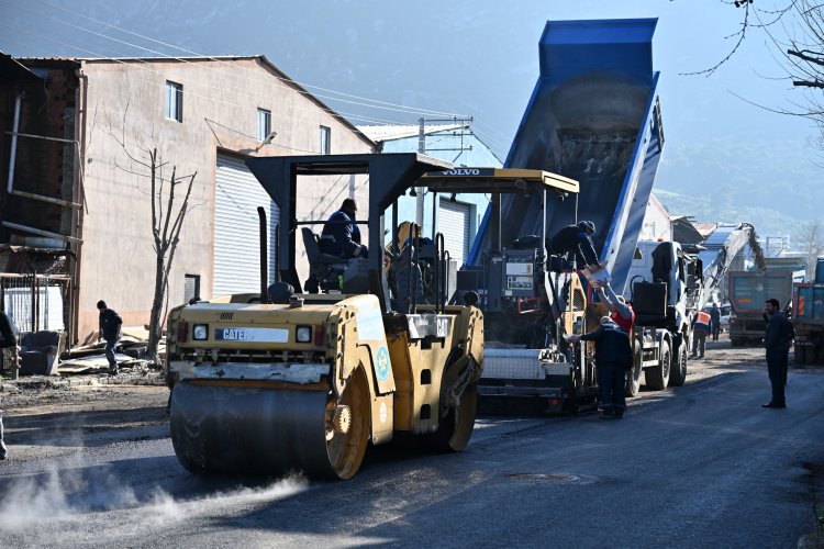 Büyükşehir Kendi Asfaltını, Yollarda Kullanmaya Başladı