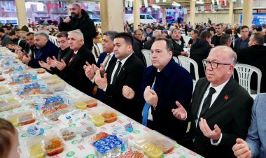 Büyükşehir’in İftar Sofrası Kırkağaç’ta Kuruldu