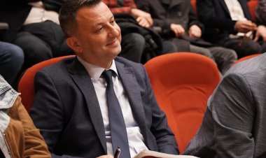 Cumhuriyet Halk Partisi Akhisar İlçe Başkanlığımızın 39. Dönem 1. Danışma Kurulu Toplantısı’nı, partimizin geçmişten bugüne gelen birikimi ve geleceğe olan kararlılığıyla gerçekleştirdik.