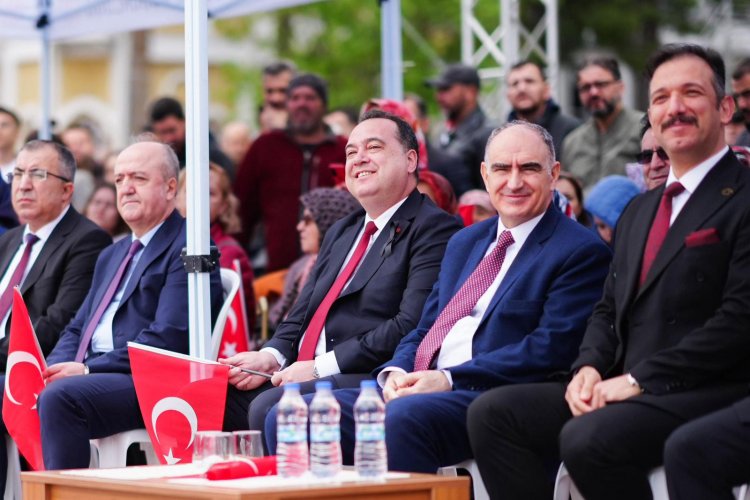 Manisa’da 23 Nisan Coşkusu ve Başkan Dutlulu’danAnlamlı Mesaj