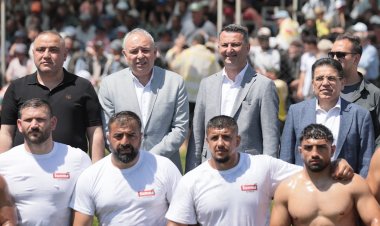 567. AKHİSAR ÇAĞLAK YAĞLI GÜREŞLERİ COŞKUYLA GERÇEKLEŞTİRİLDİ