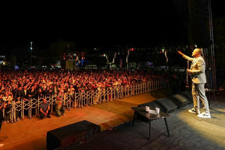 Manisa’da Hıdırellez Coşkusu Hüsnü Şenlendirici Konseriyle Zirveye Ulaştı