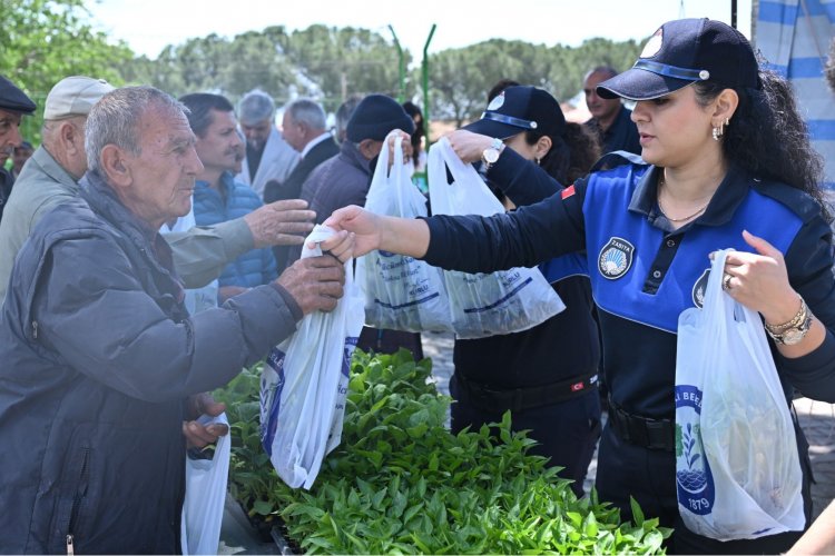 Büyükşehir’den Salihlili Üreticilere 34 Bin Sebze Fidesi