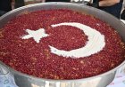 Büyükşehir’den Alaybey ve Laleli Pazarlarında Aşure İkramı