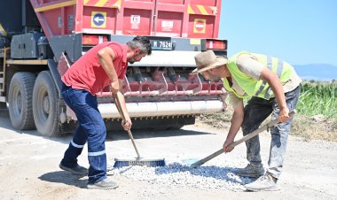 Manisa Büyükşehir’den 4,5 Kilometrelik Ova Yoluna Asfalt