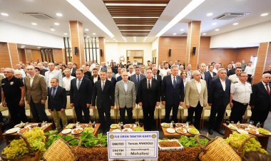 Manisa’da 2026-2027 Üzüm Sezonunun İlk Ürünü 4 Bin TL’ye Satıldı