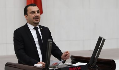 YENİ PARTİLİ BAŞEVİRGEN: “OKUL ZİLİ ARTIK EĞİTİMDEN ÖNCE MASRAFLAR İÇİN ÇALIYOR: BİR ÖĞRENCİNİN OKULA BAŞLAMA MALİYETİ BİR ASGARİ ÜCRET”